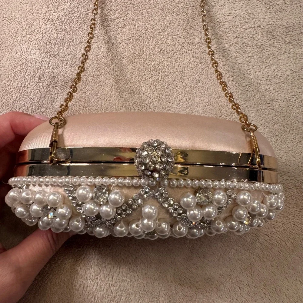 ALDO Pearl Rhinestone Clutch Bridal Wedding Guest Formal Party‎ Luxe Chic
